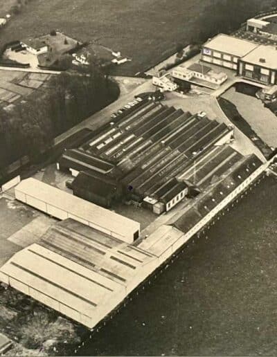 Vue aérienne des anciennes filatures à Charlevales