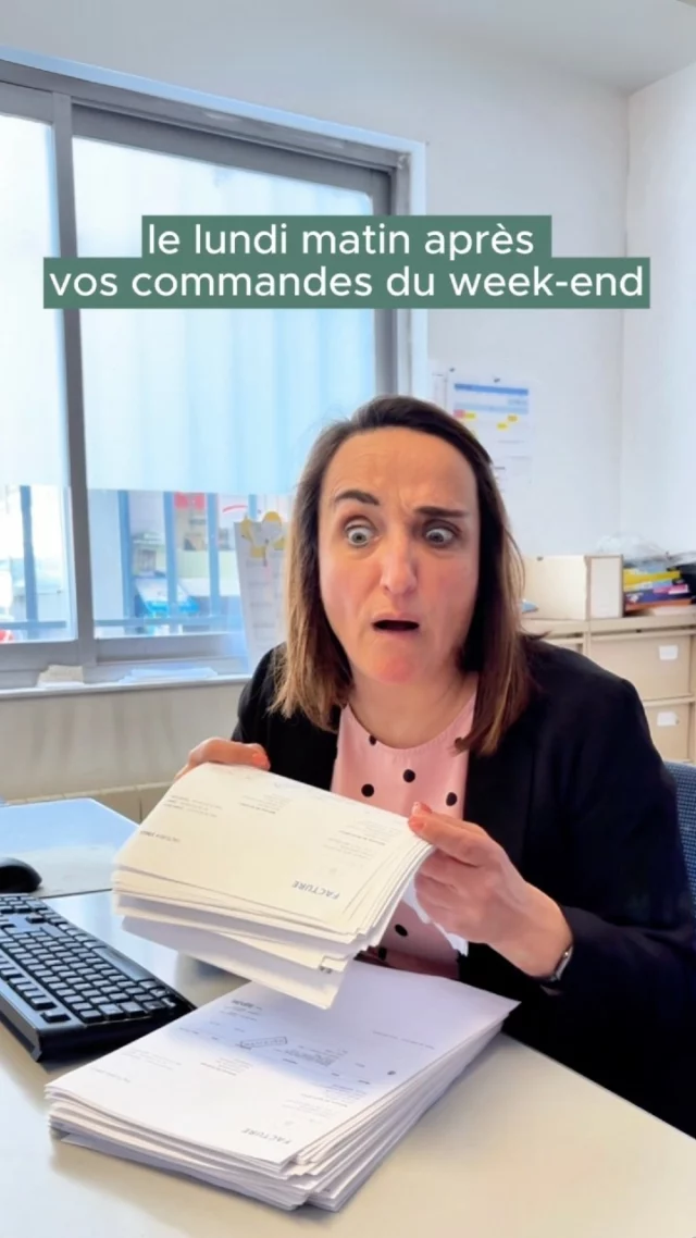 Quand le lundi démarre avec 150 bons de commandes, 12 broderies, 10 urgences, 1 bug d’imprimante et un café froid 😅

Merci pour votre confiance 🤍
On emballe, on plie, on scanne… et ça part chez vous 💌

PS : continuez de nous soutenir, c’est vous qui faites vivre Linandelle

chaque jour 🙏#Linandelle #CommandesDuLundi #VieDAtelier #POVExpéditions #PackagingMood #MadeInNormandie #TeamLinandelle #TissusDeQualité #MerciPourVotreConfiance