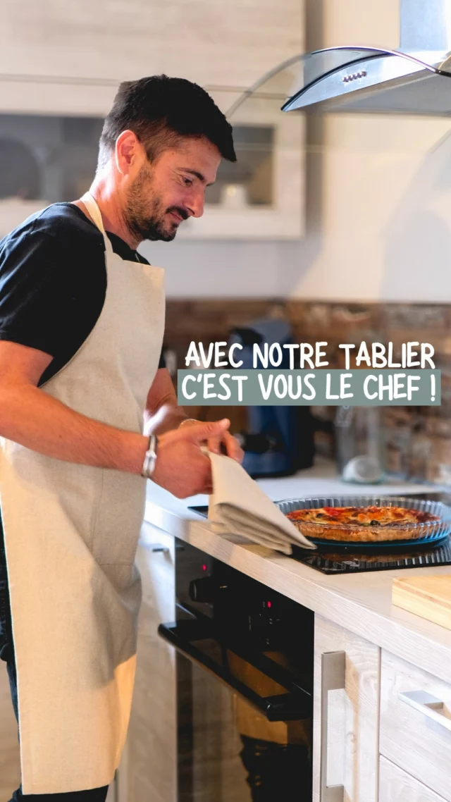 Parce qu’on sait que vous avez du talent…Et maintenant, le look de chef qui va avec. 😌

🍅 Notre tablier Linelle, c’est :
> du lin naturel & élégant
> fabriqué dans notre atelier Normand
> une coupe parfaite
> et surtout, l’impression de cuisiner dans un resto étoilé (même pour des pizzas surgelées 🍕 )

🎁 À offrir à soi-même ou à son cuisinier·ère préféré·e
📍Dispo en boutique et sur linandelle.com

--

Linandelle, c’est 40 ans d’amour pour le linge de maison.
Une marque Normande engagée dans la qualité et l’artisanat, avec des articles conçus en France par nos couturières et réalisés en collaboration avec nos partenaires au Portugal 💚

#ChefMood #Tablier #lin #Tablier #food #CuisineAvecStyle #CocooningGourmand #MadeWithLove #ArtisanatFrançais #LingeDeMaison #linandelle #lingedecuisine #artdelatable #normandie