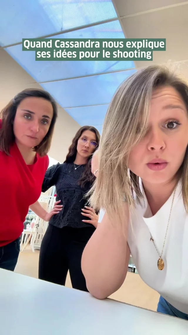 Alors, j’ai une idée pour notre prochains shooting, mais faut juste : un peignoir, deux tabourets, aller dans une forêt, construire une cabane en lin et une biche (optionnel)” 😂

👉 Pleurez avec nous svp.

#Linandelle #CMLife #IdéesDeGénie #VieDeCM #TikTokEntreprise #BehindTheScenes #WorkMood #TeamContent #lingedemaison