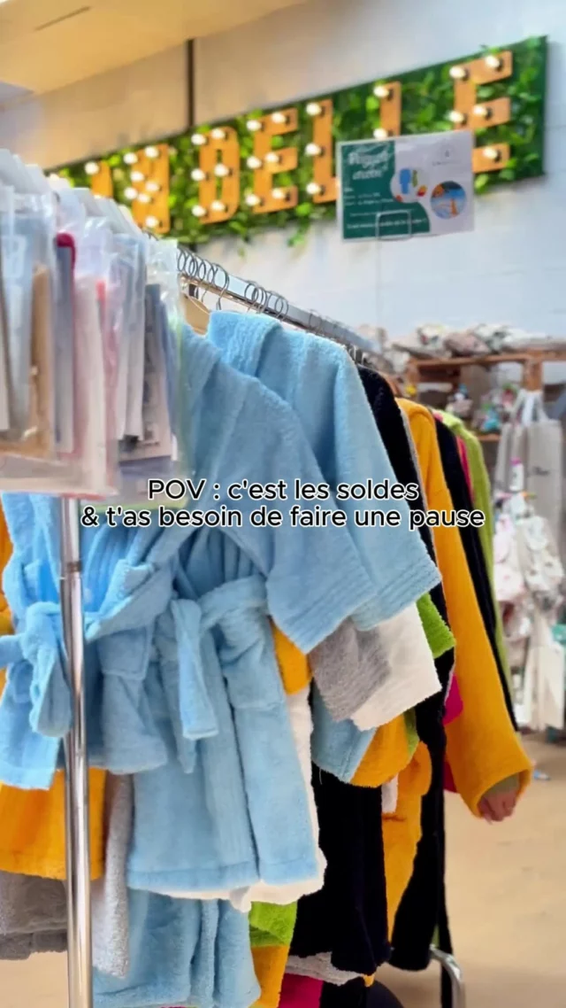 ON TE VOIT QUAND MÊME CHLOÉ 👀

--

#humour #soldes2025 #lingedemaison #soldelingedemaison #peignoir #Normandie #Charleval