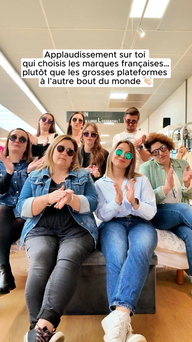 Tu pourrais commander un torchon à 2,99 € sur une plateforme improbable. Mais non. Tu choisis une marque française. Un tissu de qualité. Et un savoir-faire local.

👏 Pour ça, on t’applaudit.

🤍 Merci d’être de celles et ceux qui soutiennent une vraie fabrication, qui valorisent le beau, le durable, et le fait-main.

--

#MarqueFrançaise #Linandelle #AcheterMieux #SlowShopping #SoutenirLeLocal #MerciVous #lingedemaison #ArtisanatFrançais #TuMéritesDesApplaudissements